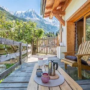 Chalet Superb Chalet With Balcony In, Chamonix