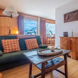 Apartment With Balcony And Mountain View, Chamonix